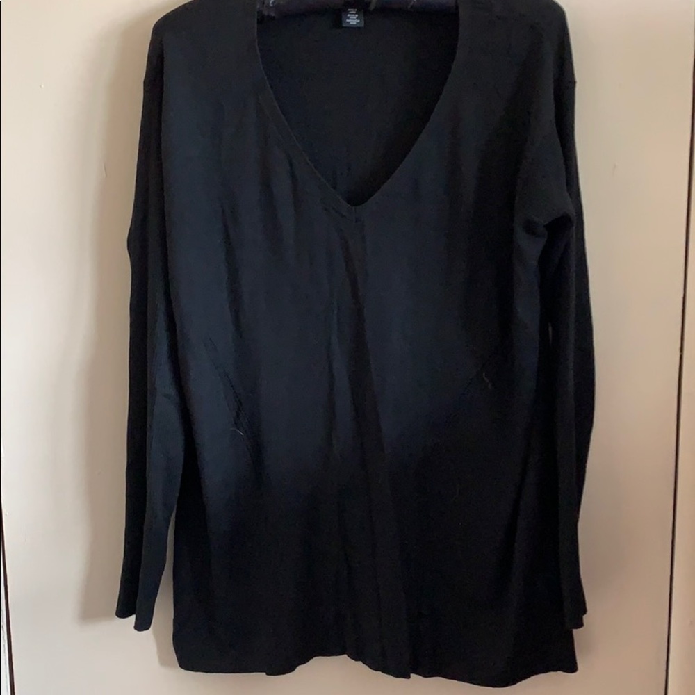 White House black market sweater v neck small